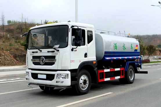 怎樣排除灑水車柴油機(jī)過早、過遲的噴油現(xiàn)象？